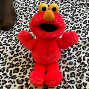 COLLECTIBLE Original 1995 Tickle Me Elmo - Fully Functional!!